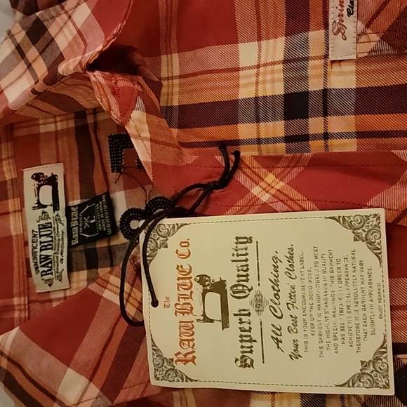 Red button up nwt - Picture 3 of 4